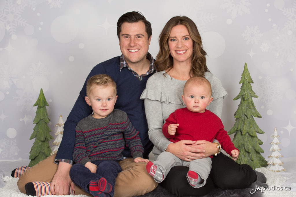 Smith’s #Family Christmas Mini Session at our Studio. #FamilyPhotos by Calgary Family Photographers JM Photography © 2016 http://www.JMportraits.ca #JMportraits #JMstudios #JMphotography #FamilyPhotography