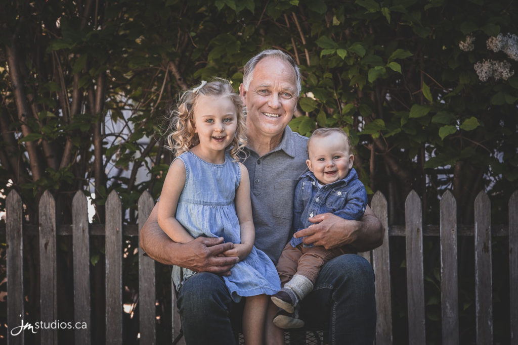 The Howes Family Photos at in North West Calgary